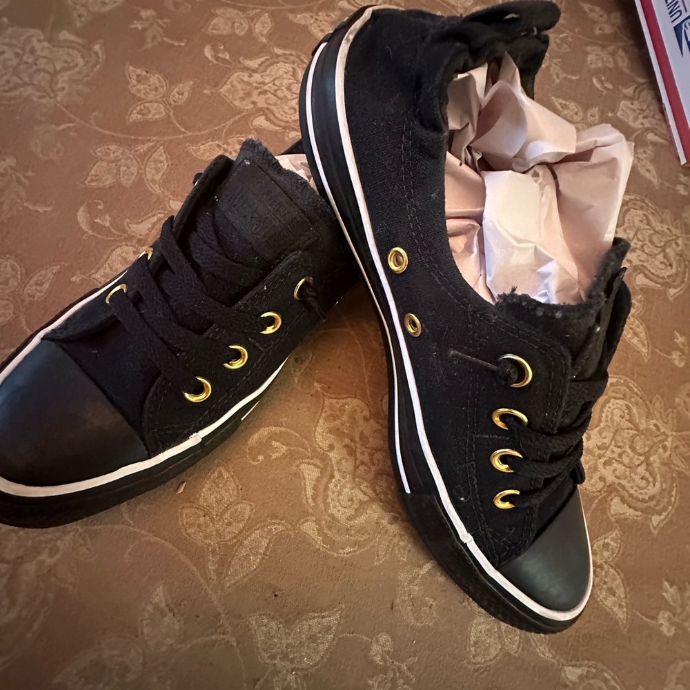 Black converse